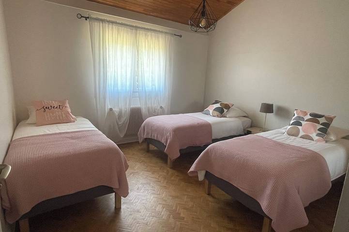 Location de vacances pour 12 personnes, avec terrasse à Lachapelle-sous-Aubenas - 3