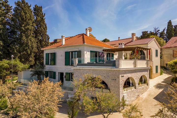 Villa pour 8 personnes, avec jacuzzi et terrasse à Sali - 4