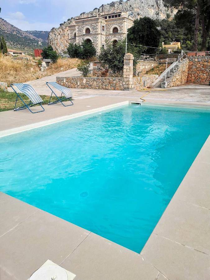 Double Room with Private Bathroom in Carini, Provincia di Palermo