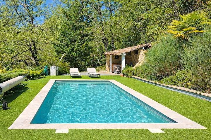 Location de vacances pour 8 personnes, avec Jardin à Montferrat