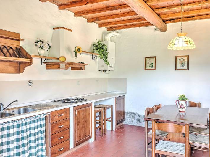 Location de vacances pour 6 personnes, avec jardin ainsi que piscine et terrasse à Dicomano - 4