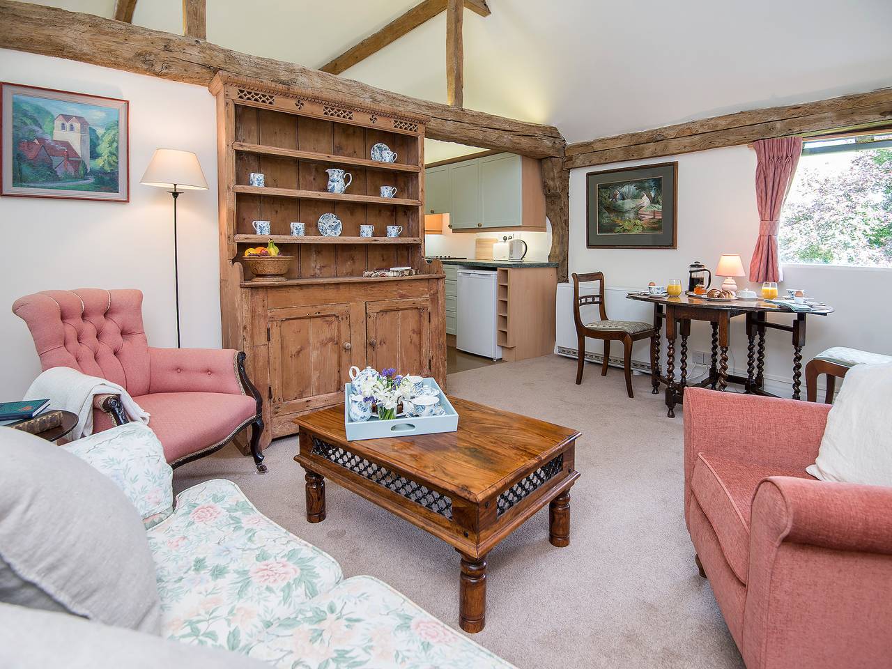 Pheasants Hill Old Byre in Hambleden, Chiltern Hills