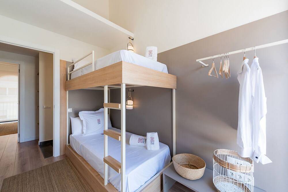 Entire apartment, Petit Luxe Tobella Esquerra in Terrassa, Barcelona Inland