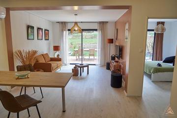 Gîte pour 2 personnes, avec terrasse et jardin à Camors