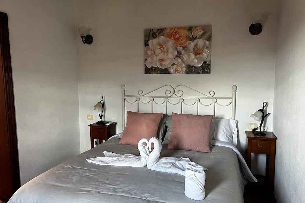 Tranquil Cottage with Heated Pool near Tazacorte Beach, Panoramic Cald in Los Llanos, Los Llanos de Aridane