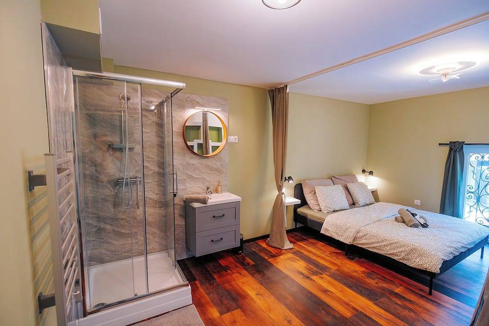 Ganze Wohnung, 1-Minute Walk to Main Square, Wellness Access in Esztergom, Duna Ipoly Nationalpark