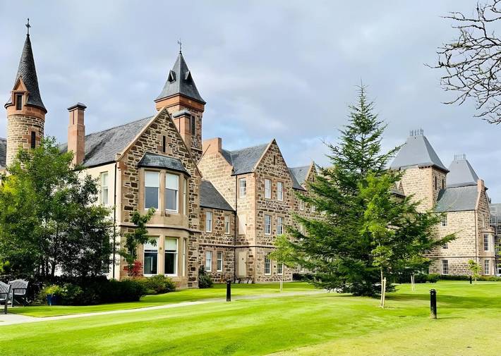 Apartment for 6 people, with view and garden in Inverness