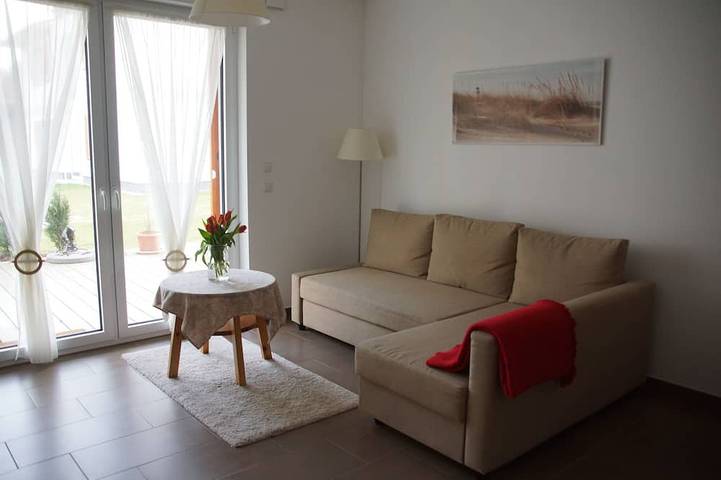 Ganze Wohnung, Wunderschöne Ferienwohnung direkt an der Ostsee in Strandvilla für 2-4 Pers. in Dierhagen Strand, Dierhagen