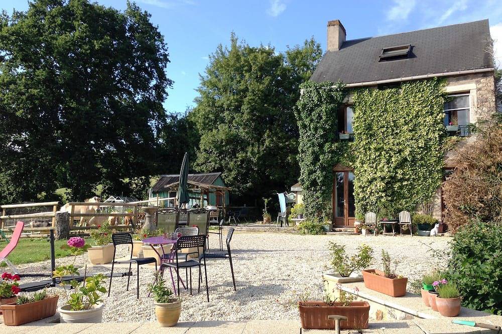 Modernised Stone Cottage in Beautiful Suisse Normande in Notre-Dame-de-Bonne-Nouvelle, Caen region