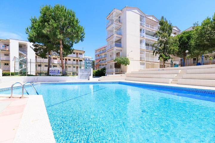 Chalet pour 5 personnes, avec piscine ainsi que terrasse et jardin à Salou