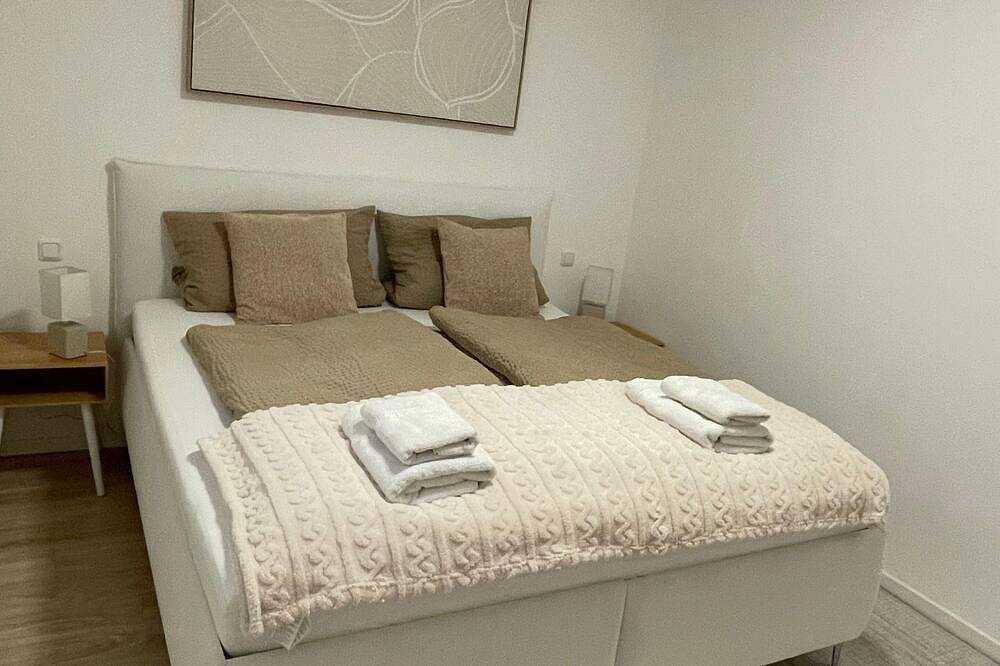 Ganze Wohnung, Modern trifft Natur – Deine Ferienwohnung im schönen Weilheim im 5-Seen-Land in Weilheim in Oberbayern, Pfaffenwinkel