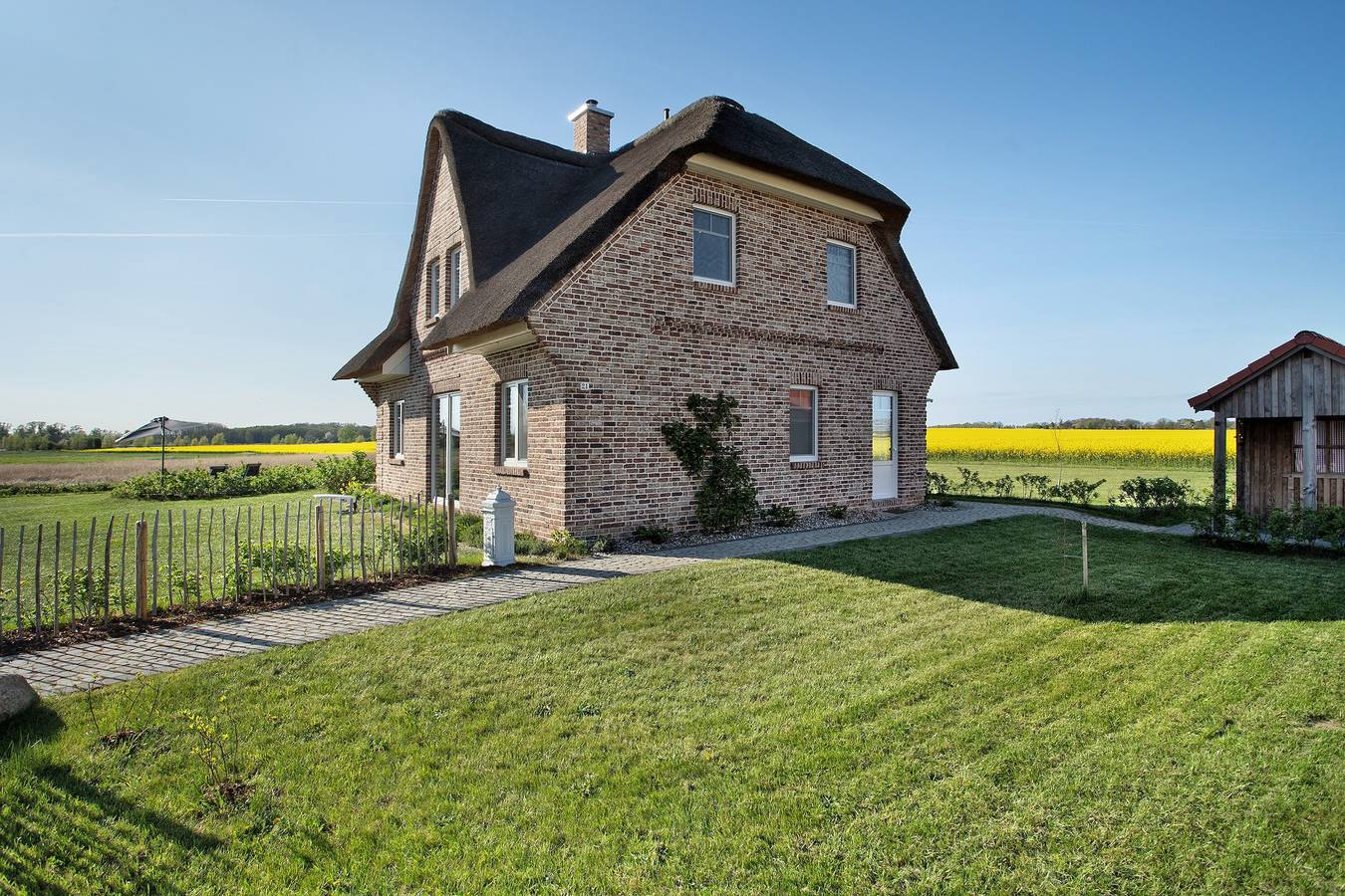 Ferienhaus 'Meerzeit' mit Seeblick, privater Terrasse und Wi-Fi in Poseritz, Stralsund Umland