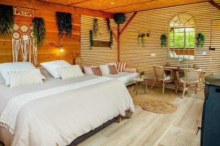 Cottage pour 2 personnes, avec terrasse et jardin dans Sénac