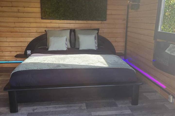 La Petite Dolce – Cozy chalet with a private spa and breathtaking views in Le Luc, Draguignan region