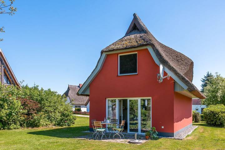 Ferienhaus für 3 Personen, mit Ausblick und Garten in Born a. Darß