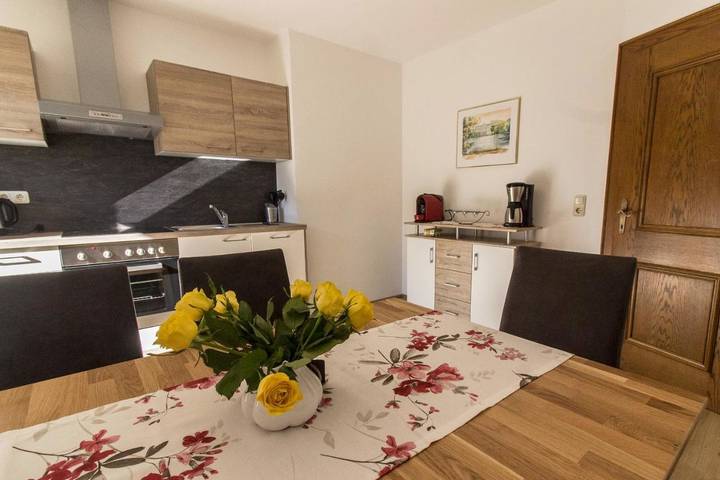 Ferienwohnung für 5 Personen, mit Balkon und Terrasse sowie Garten und Seeblick in Faistenau - 3