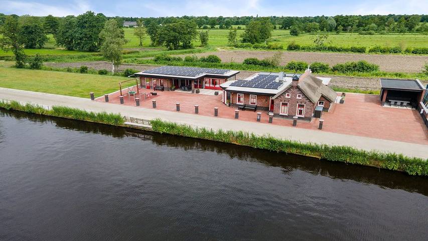 Ferienhaus für 16 Personen, mit Sauna und Terrasse sowie Garten in Friesland