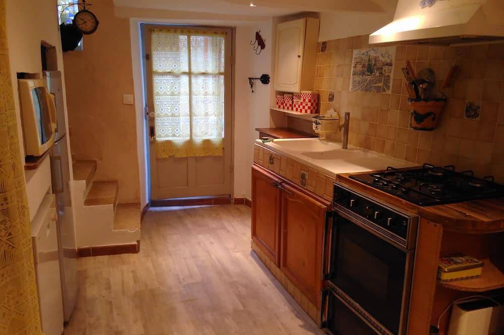 Pretty little village house in Aups, Región Brignoles