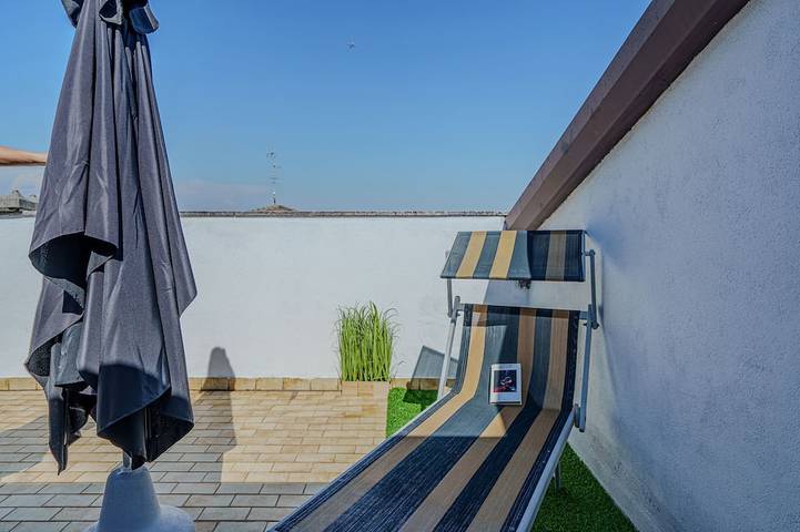 Under The Starr ten minutes from the lake cozy attic apartment. in Valeggio sul Mincio, Provincia de Verona