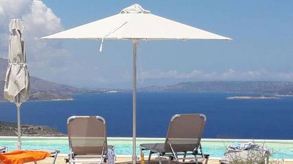 Gîte pour 4 personnes, avec vue ainsi que piscine et jardin dans Vámos