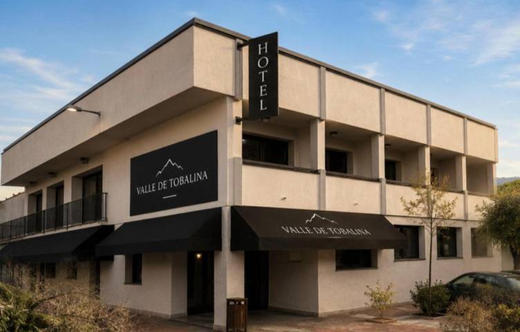 Hotel, con Terraza y Vistas en Quintanaélez