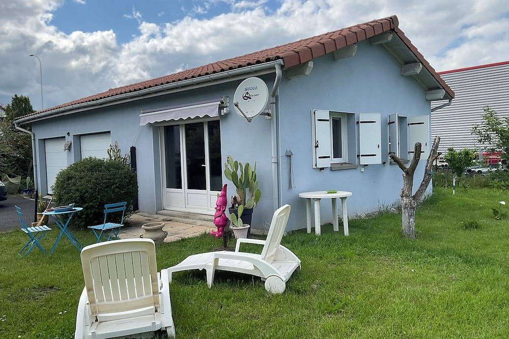 Appartement entier, Grand studio tout confort in Le Broc (Puy-de-Dôme), Région de Besse-et-Saint-Anastaise