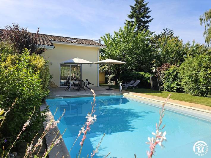 Gîte pour 4 personnes, avec terrasse ainsi que jardin et piscine à Gaillac