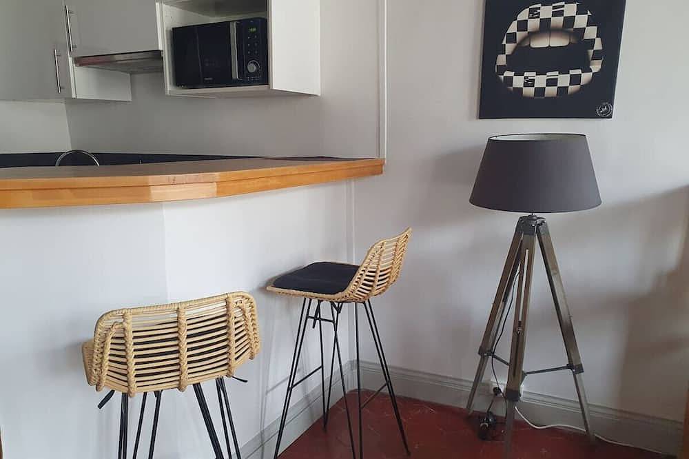 Entire apartment, Large studio - city center - 300 m Rer A in Saint-Germain-en-Laye, Yvelines