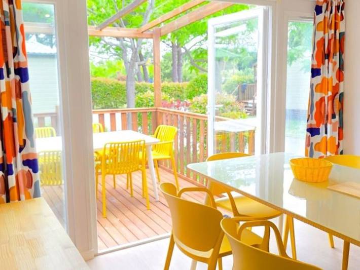 Camping pour 6 personnes, avec Terrasse et Piscine