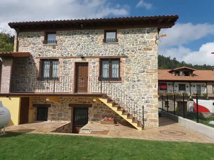 Casa rural para 9 personas, con balcón y jardín - 1