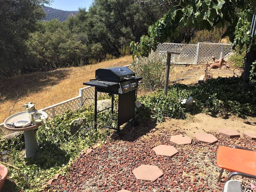 Schöne Aussicht auf die Berge, in der Nähe von Yosemite und Bass Lake *** Hot August Nights ** in Madera County