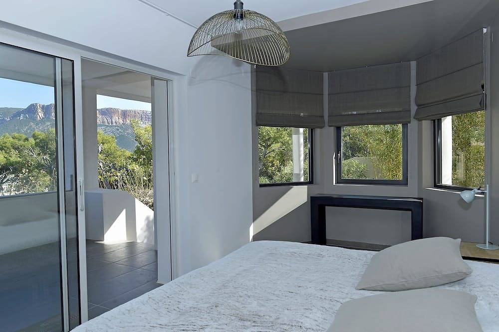Hervorragende Villa 16/18 Pers. 100 m vom Strand entfernt! in Cassis, Nationalpark Calanques