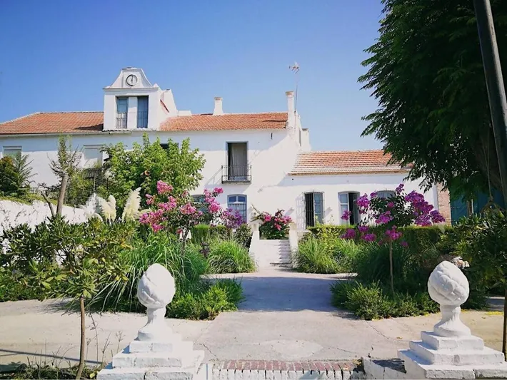 Maison de campagne pour 17 personnes, avec balcon ainsi que jardin et piscine - 1