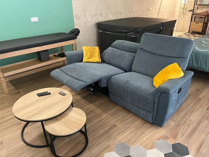 Location de vacances pour 2 personnes, avec Jacuzzi et Terrasse dans Seuil - 2