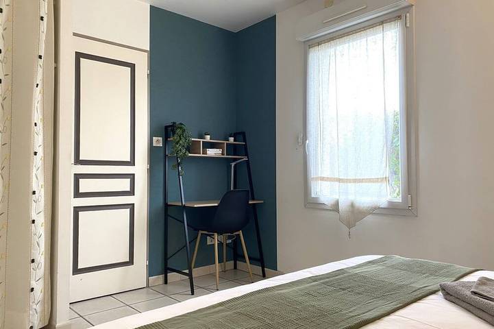 Gîte pour 2 personnes, avec jardin et piscine à Lagnieu - 3