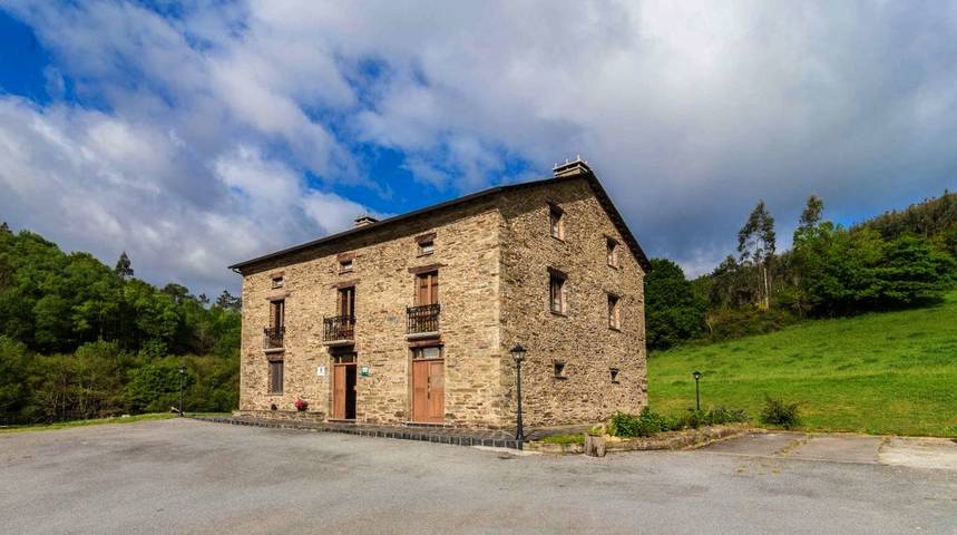 Casa rural para 2 personas, con Terraza además de Jardín y Vistas en Mariña Oriental