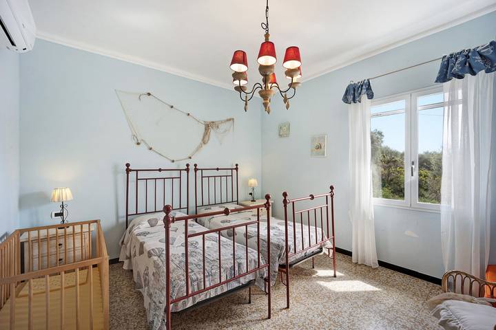 Gîte pour 5 personnes, avec jardin à Diano San Pietro
