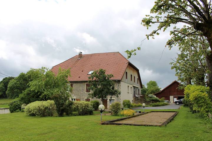 Gîte pour 8 personnes, avec jardin