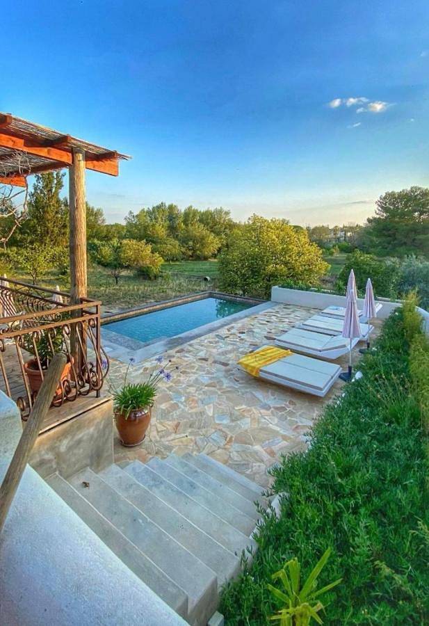 Location de vacances pour 3 personnes, avec vue ainsi que jardin et piscine, adapté aux familles à Bize-Minervois - 3