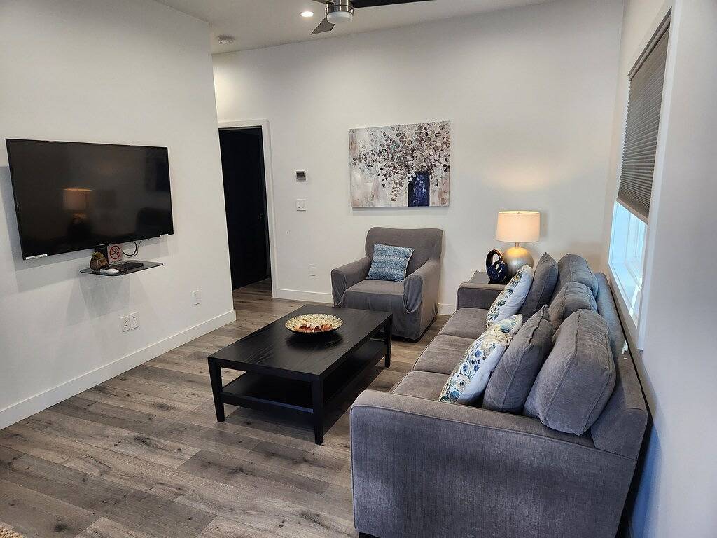 Ganze Wohnung, Neues modernes Gästehaus 1Bd / 1Bth in Los Angeles, San Fernando Valley