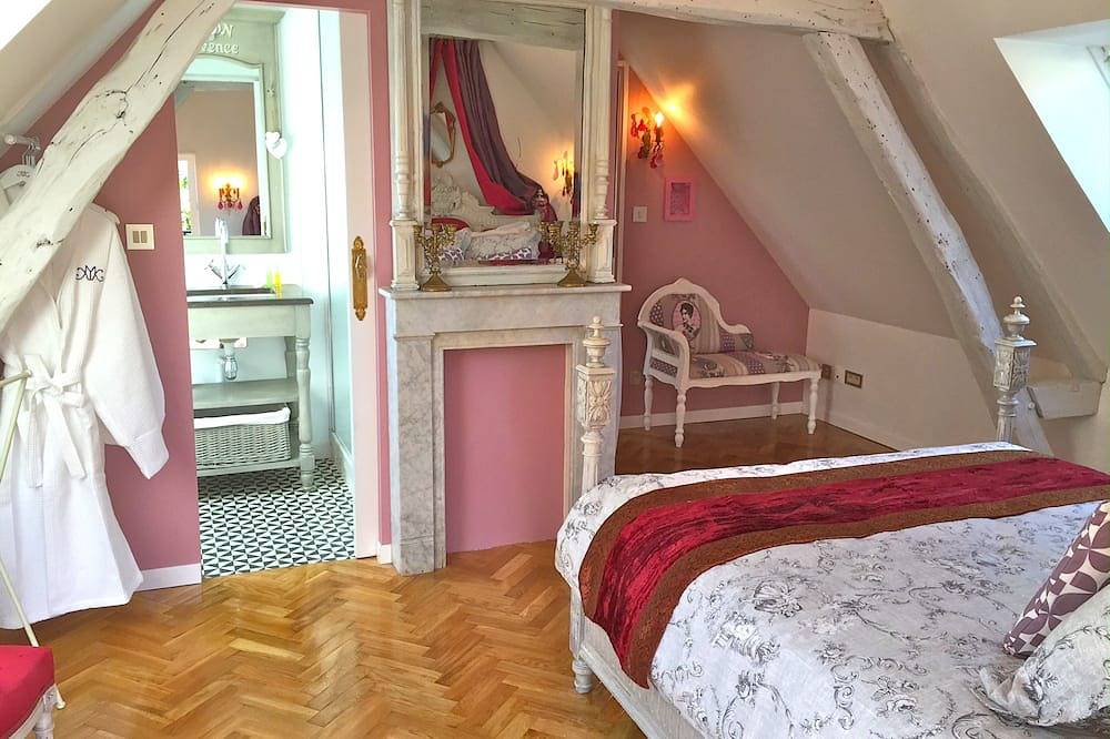 Chambre Emily: Maison Elincourt B&B/ Chambres d'Hôtes et Spa + pdj + Spa in Élincourt-Sainte-Marguerite, Oise