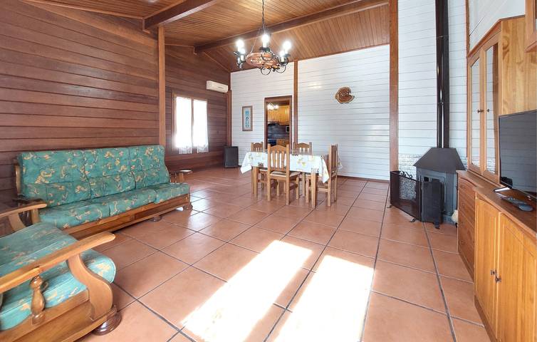 Riverside Retreat con piscina y terraza - a 2,5 km del Barranc de Bota in Turís, Provincia de Valencia