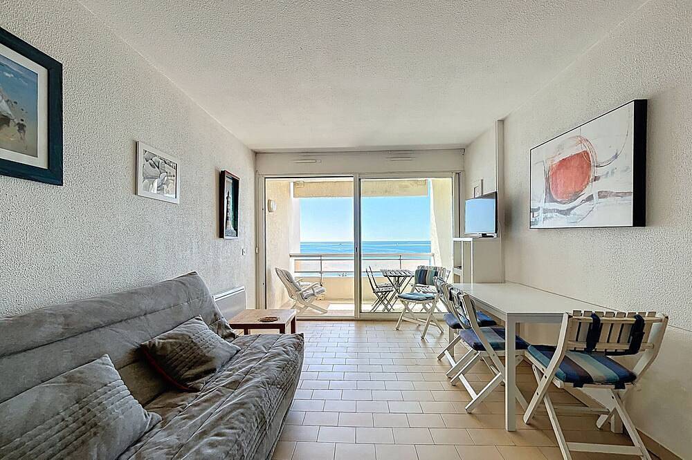 Entire apartment, Seafront studio cabin with parking and pets allowed in Carnon-Plage, Mauguio