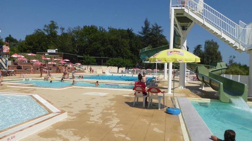 Ferienpark für 6 Personen, mit Balkon und Seeblick sowie Ausblick und Pool in Südfrankreich - 2