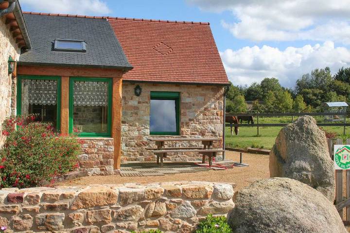 Gîte pour 5 personnes, avec Terrasse et Jardin à Plourivo