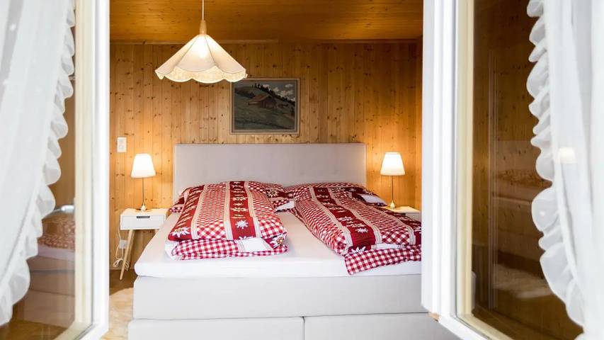 Gîte pour 7 personnes, avec balcon à Frutigen - 2