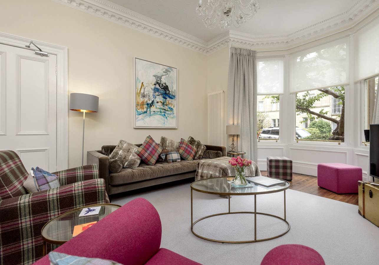 Holiday Rental for 8 People in Edinburgh, Edinburgh and Lothian