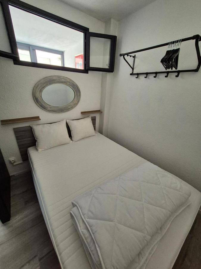 Gîte pour 4 personnes, avec bassin pour enfant ainsi que balcon et piscine dans Office De Tourisme De Gruissan - 2