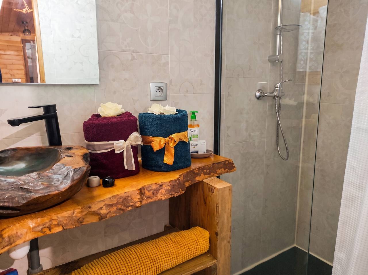 Hooiberg met spa op het platteland in Cabariot, foto 6