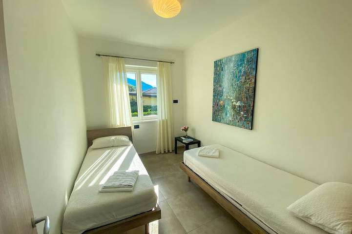 Bungalow für 6 Personen, mit Pool und Terrasse sowie Garten am Comer See - 3